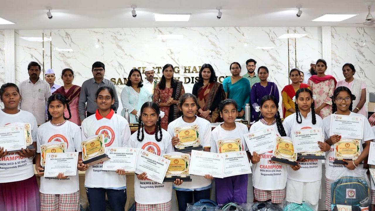 Sangareddy: బేటి బచావో.. బేటి పడావోతో బాలికల బంగారు భవిష్యత్తు: కలెక్టర్ పి. ప్రవీణ్య